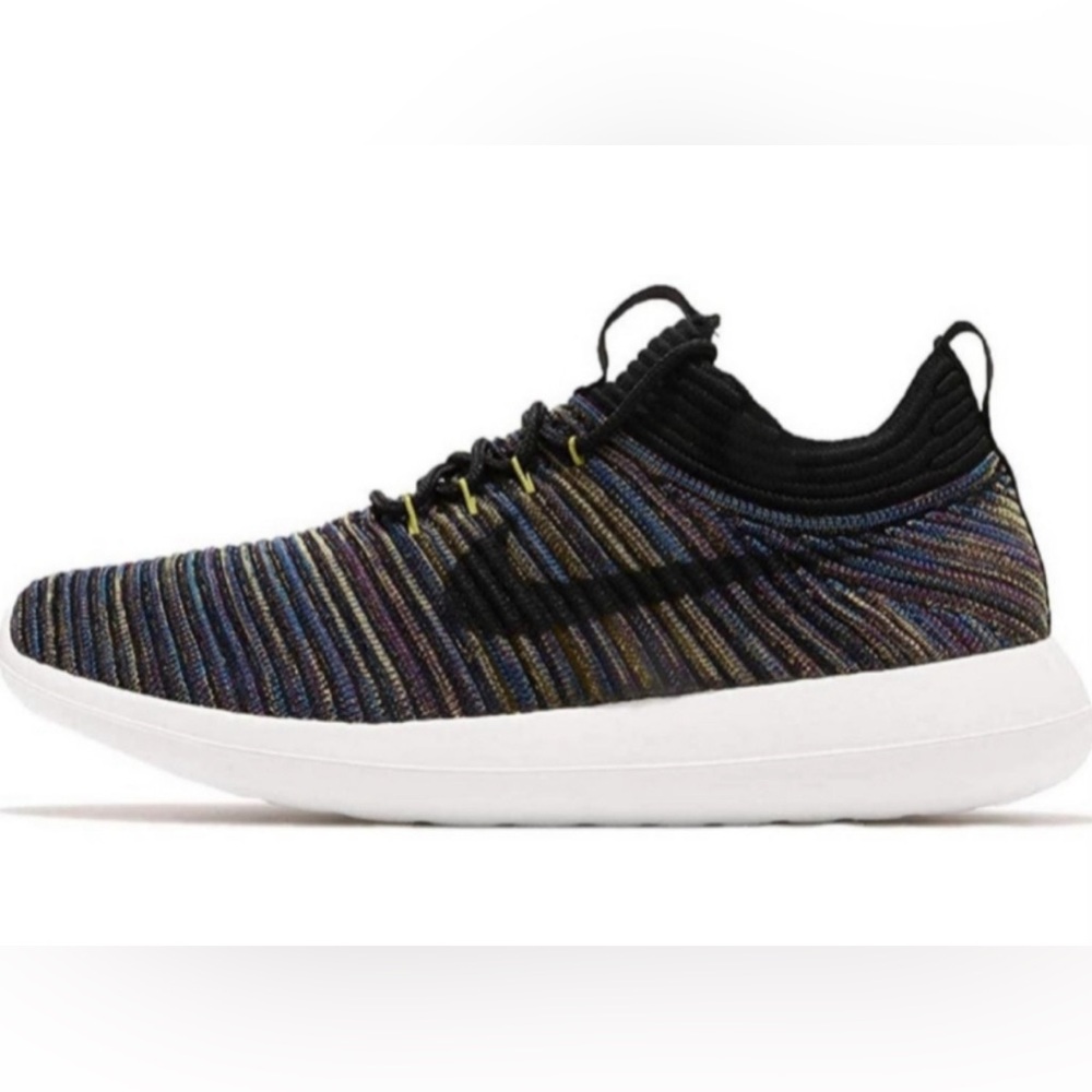 Nike Roshe V2 Flyknit Sneaker in Desert Moss. Like New. Size 8.5